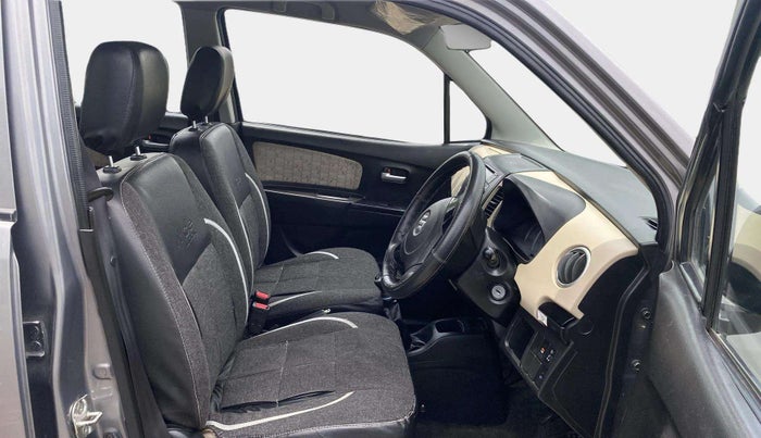 2017 Maruti Wagon R 1.0 VXI, Petrol, Manual, 34,661 km, Right Side Front Door Cabin
