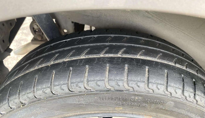 2017 Maruti Wagon R 1.0 VXI, Petrol, Manual, 34,661 km, Right Rear Tyre Tread