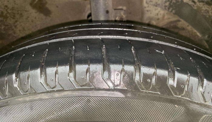 2020 Maruti Ertiga ZXI+ SHVS, Petrol, Manual, 28,330 km, Right Front Tyre Tread