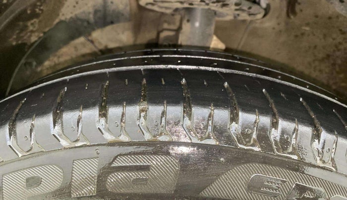 2020 Maruti Ertiga ZXI+ SHVS, Petrol, Manual, 28,330 km, Left Front Tyre Tread