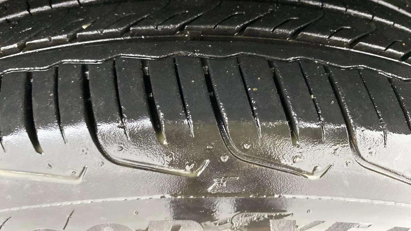 2024 Maruti FRONX DELTA PLUS 1.2MT, Petrol, Manual, 17,107 km, Right Front Tyre Tread