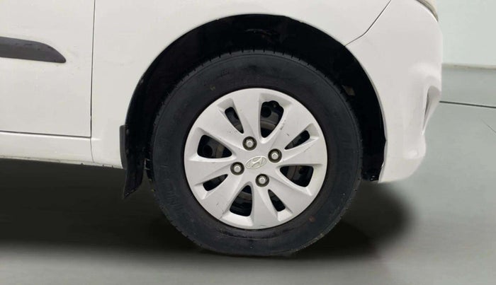 2012 Hyundai i10 MAGNA 1.2, CNG, Manual, 85,013 km, Right Front Wheel