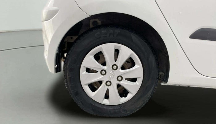 2012 Hyundai i10 MAGNA 1.2, CNG, Manual, 85,013 km, Right Rear Wheel