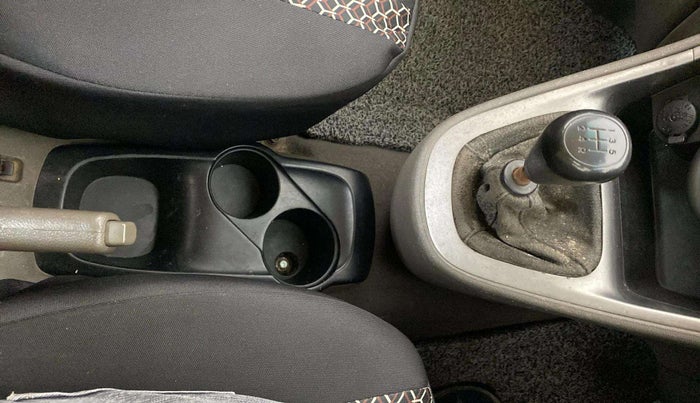 2012 Hyundai i10 MAGNA 1.2, CNG, Manual, 85,013 km, Gear Lever