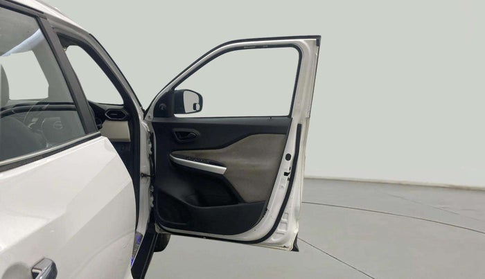 2022 Nissan MAGNITE XE, Petrol, Manual, 43,040 km, RHS Front Door