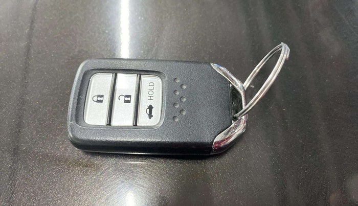 2019 Honda Amaze 1.2L I-VTEC VX, CNG, Manual, 58,487 km, Key Close Up