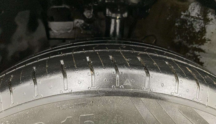 2021 Hyundai VENUE S+ 1.2, Petrol, Manual, 32,136 km, Left Front Tyre Tread