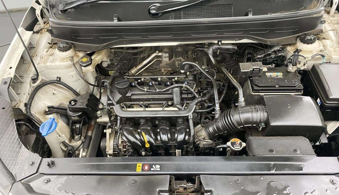 2021 Hyundai VENUE S+ 1.2, Petrol, Manual, 32,136 km, Engine View - Right