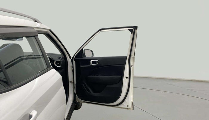 2021 Hyundai VENUE S+ 1.2, Petrol, Manual, 32,136 km, RHS Front Door