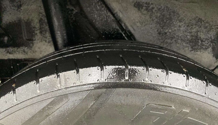 2021 Hyundai VENUE S+ 1.2, Petrol, Manual, 32,136 km, Right Rear Tyre Tread