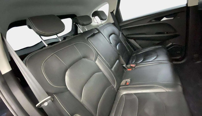2020 MG HECTOR SHARP 1.5 DCT PETROL, Petrol, Automatic, 55,827 km, Right Side Rear Door Cabin