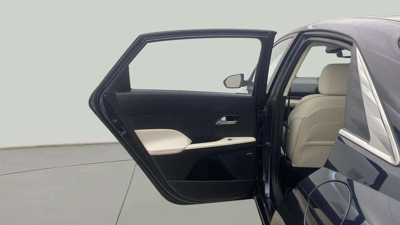 2023 Hyundai Verna SX(O) 1.5 MPI IVT , Petrol, Automatic, 13,388 km, LHS Rear Door
