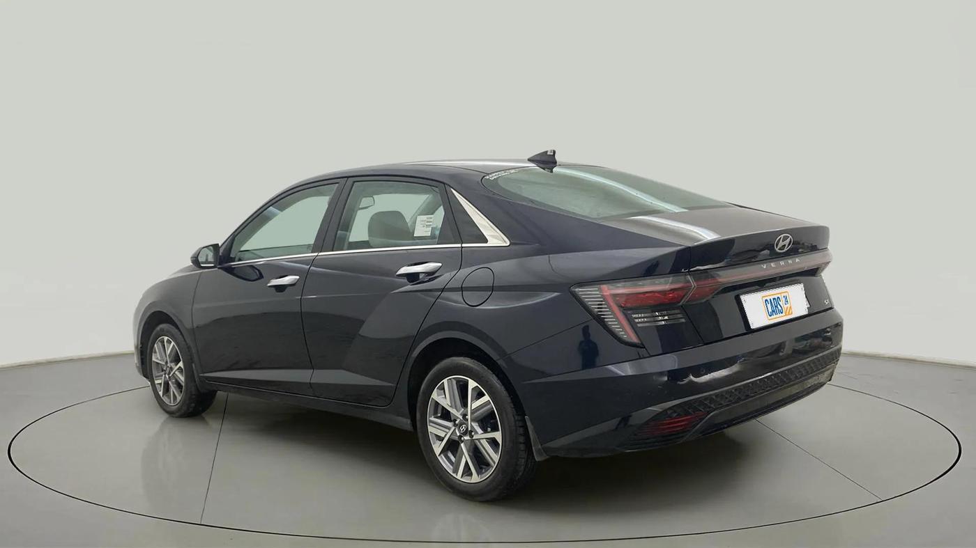 2023 Hyundai Verna SX(O) 1.5 MPI IVT , Petrol, Automatic, 13,388 km, Left Back Diagonal