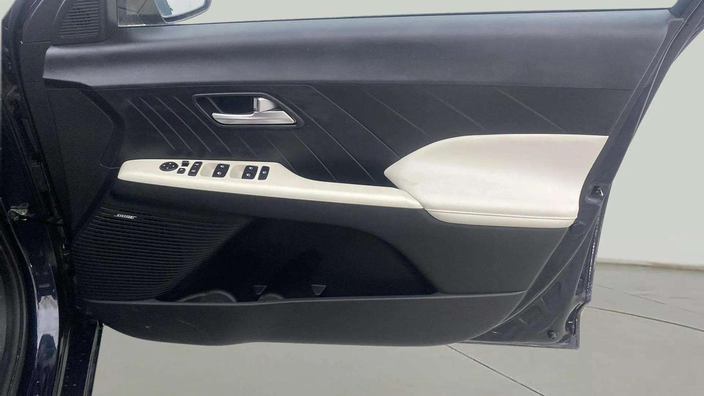 2023 Hyundai Verna SX(O) 1.5 MPI IVT , Petrol, Automatic, 13,388 km, Driver Side Door Panels Control