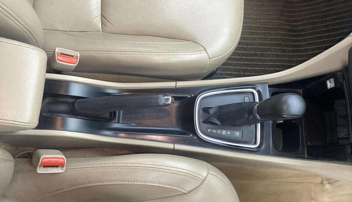 2017 Maruti Ciaz ZXI+ AT, Petrol, Automatic, 56,854 km, Gear Lever
