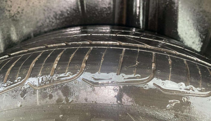 2017 Maruti Ciaz ZXI+ AT, Petrol, Automatic, 56,854 km, Left Front Tyre Tread