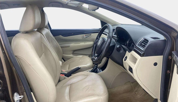 2017 Maruti Ciaz ZXI+ AT, Petrol, Automatic, 56,854 km, Right Side Front Door Cabin