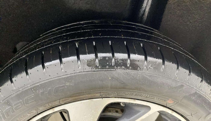 2021 Maruti Baleno ZETA PETROL 1.2, Petrol, Manual, 28,821 km, Left Rear Tyre Tread
