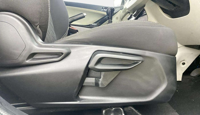 2022 Tata NEXON XZ PLUS DIESEL, Diesel, Manual, 40,938 km, Driver Side Adjustment Panel