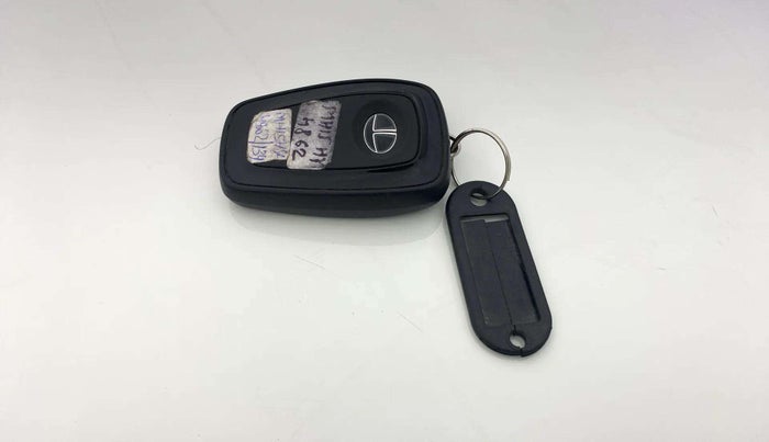 2022 Tata NEXON XZ PLUS DIESEL, Diesel, Manual, 40,938 km, Key Close Up