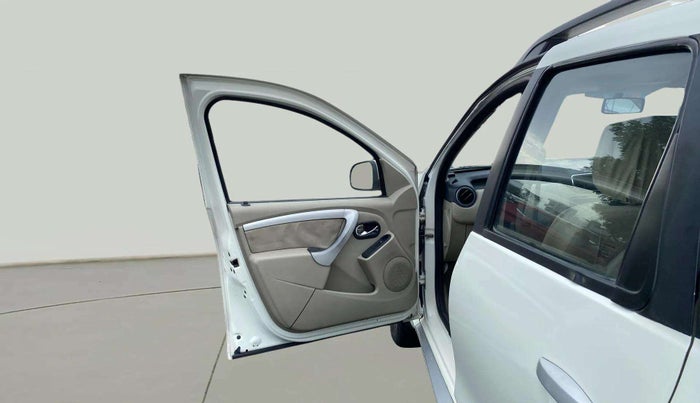 2014 Nissan Terrano XL D PLUS, Diesel, Manual, 1,24,247 km, LHS Front Door