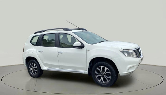 2014 Nissan Terrano XL D PLUS, Diesel, Manual, 1,24,247 km, Right Front Diagonal