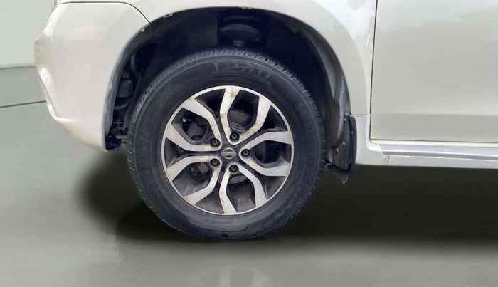 2014 Nissan Terrano XL D PLUS, Diesel, Manual, 1,24,247 km, Left Front Wheel