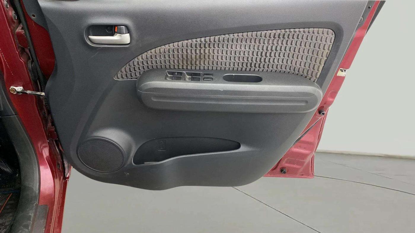 2014 Maruti Ritz VXI, Petrol, Manual, 79,936 km, Driver Side Door Panels Control
