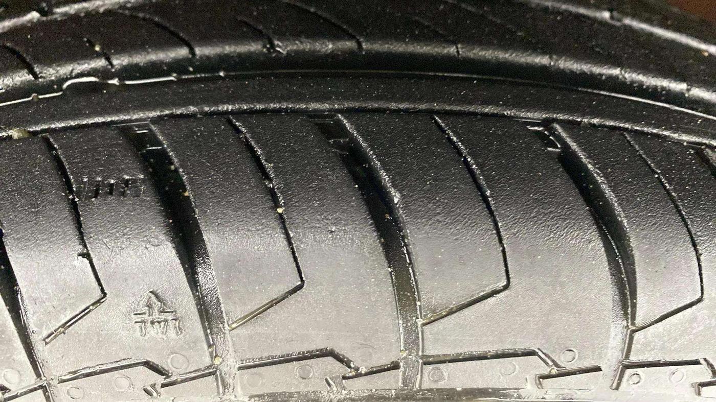 2014 Maruti Ritz VXI, Petrol, Manual, 79,936 km, Left Front Tyre Tread
