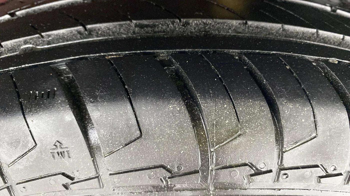 2014 Maruti Ritz VXI, Petrol, Manual, 79,936 km, Left Rear Tyre Tread