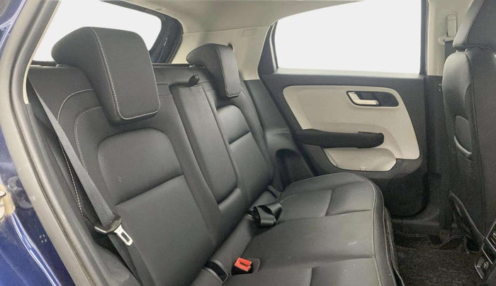 2023 Tata ALTROZ XZ PLUS O SUNROOF CNG, CNG, Manual, 25,281 km, Right Side Rear Door Cabin
