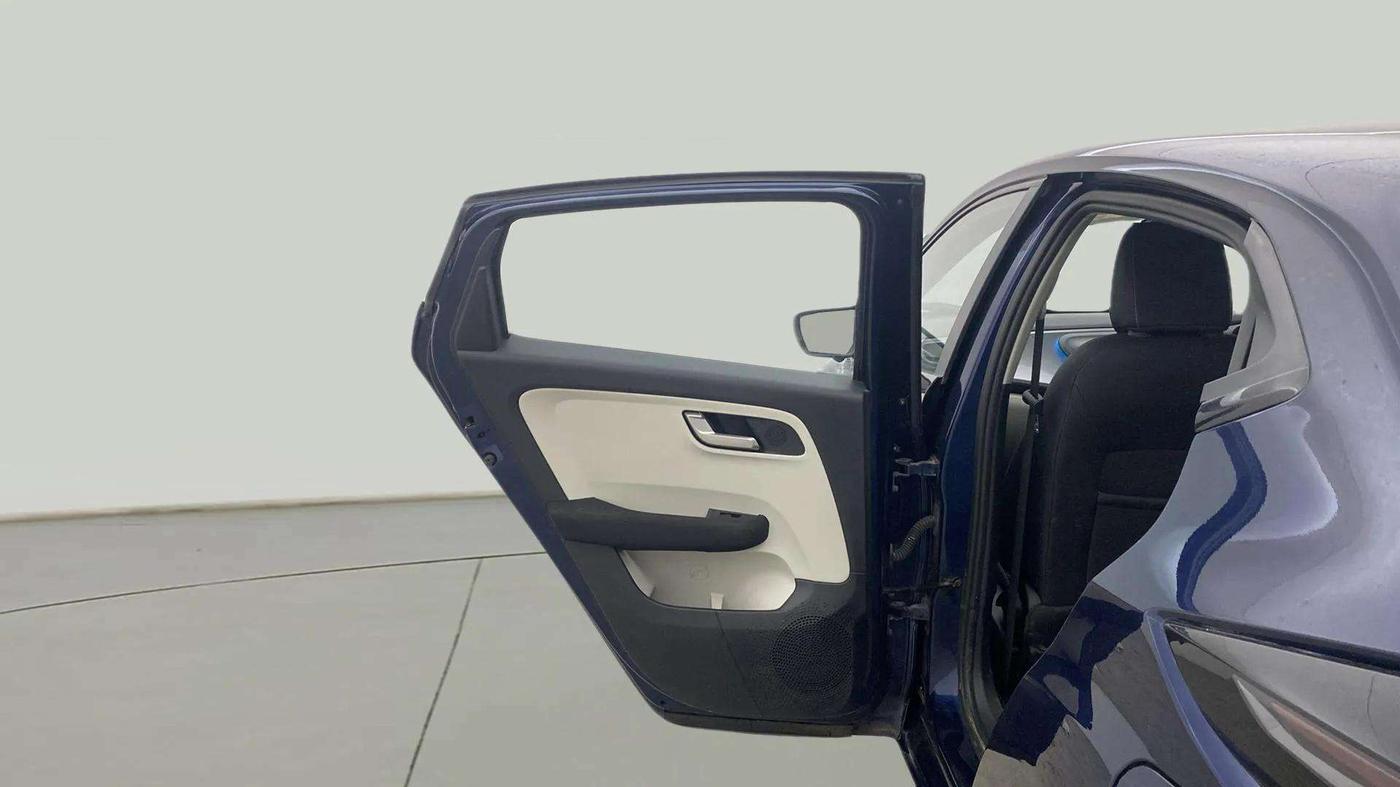 2023 Tata ALTROZ XZ PLUS O SUNROOF CNG, CNG, Manual, 25,281 km, LHS Rear Door