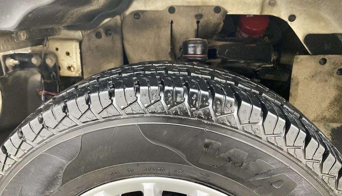 2020 Mahindra Bolero POWER PLUS ZLX, Diesel, Manual, 64,873 km, Left Front Tyre Tread