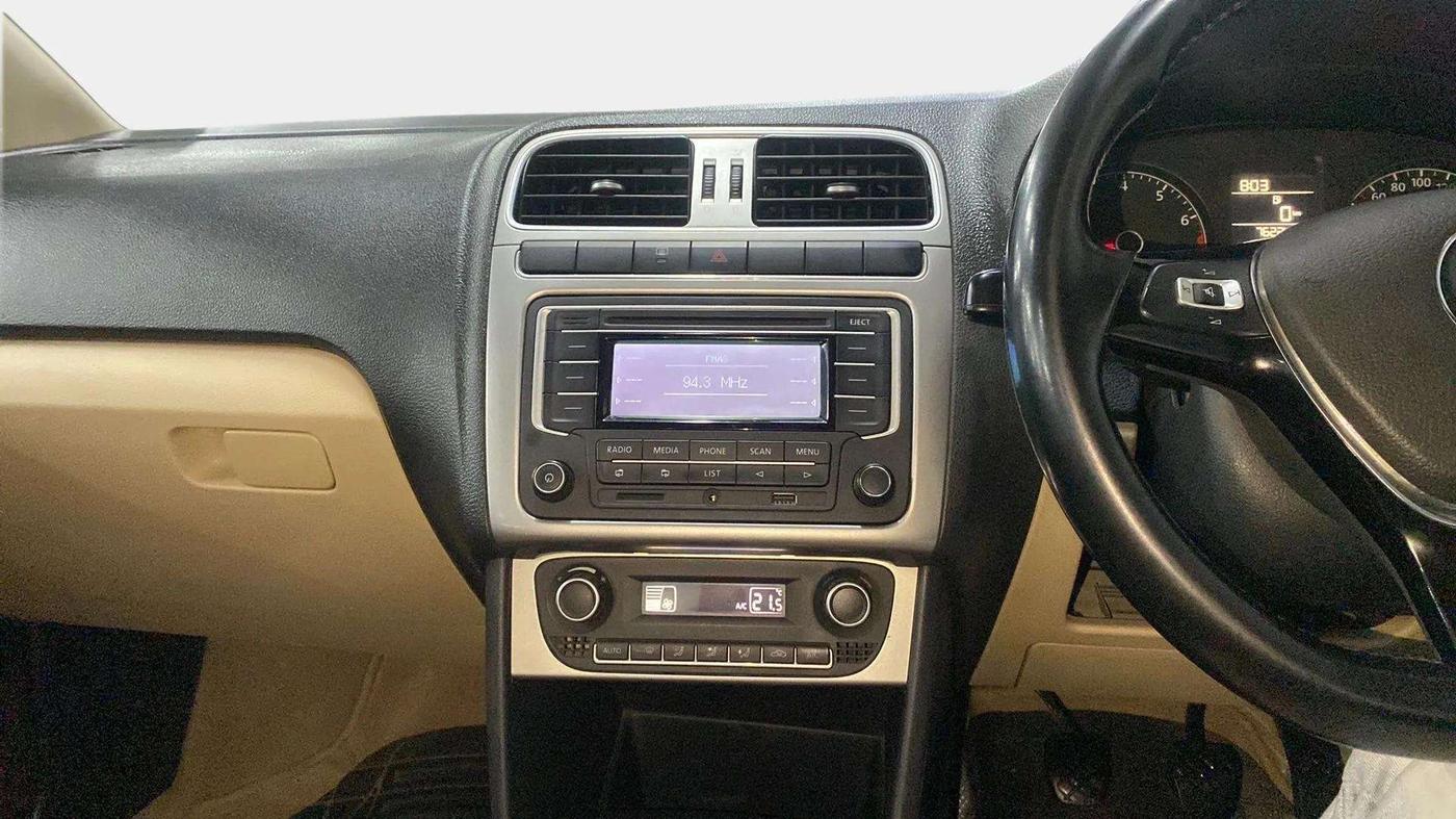 2015 Volkswagen Polo HIGHLINE1.2L, Petrol, Manual, 75,873 km, Air Conditioner