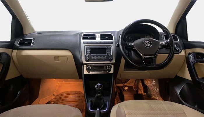 2015 Volkswagen Polo HIGHLINE1.2L, Petrol, Manual, 75,873 km, Dashboard