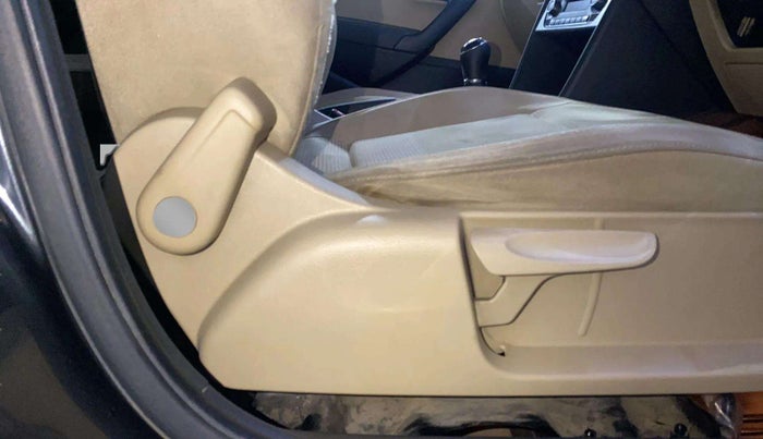 2015 Volkswagen Polo HIGHLINE1.2L, Petrol, Manual, 75,873 km, Driver Side Adjustment Panel