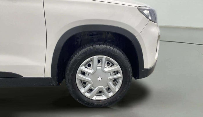 2022 Maruti Vitara Brezza LXI, Petrol, Manual, 71,081 km, Right Front Wheel