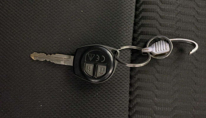 2022 Maruti Vitara Brezza LXI, Petrol, Manual, 71,081 km, Key Close Up