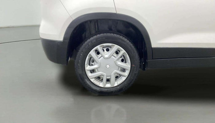 2022 Maruti Vitara Brezza LXI, Petrol, Manual, 71,081 km, Right Rear Wheel