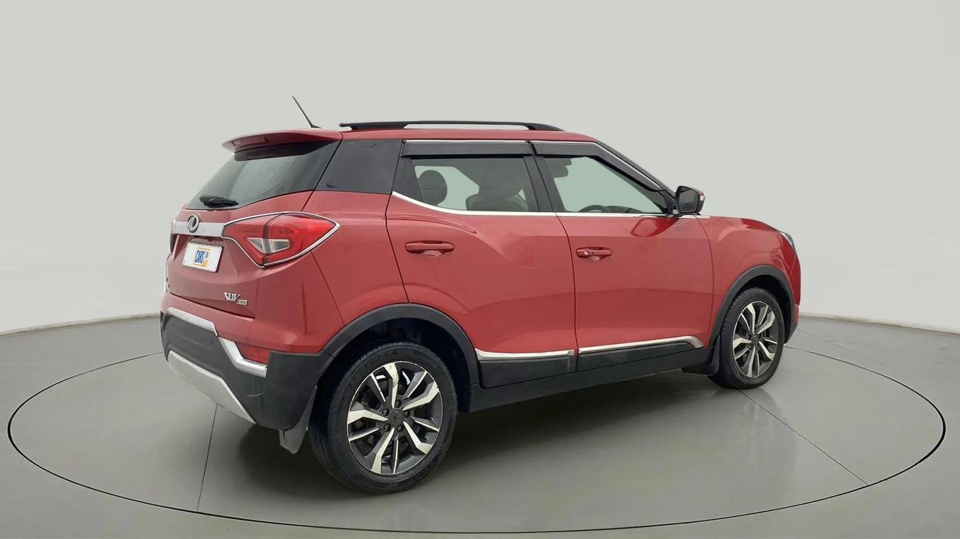 2021 Mahindra XUV300 W8 (O) 1.2 PETROL AMT, Petrol, Automatic, 65,691 km, Right Back Diagonal