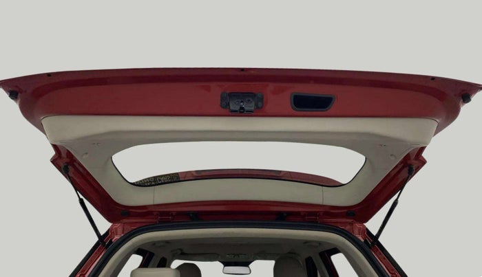 2021 Mahindra XUV300 W8 (O) 1.2 PETROL AMT, Petrol, Automatic, 65,595 km, Boot Door Open