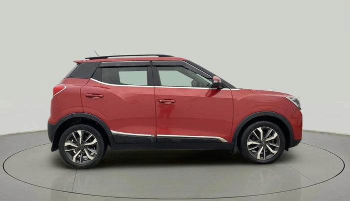 2021 Mahindra XUV300 W8 (O) 1.2 PETROL AMT, Petrol, Automatic, 65,595 km, Right Side View