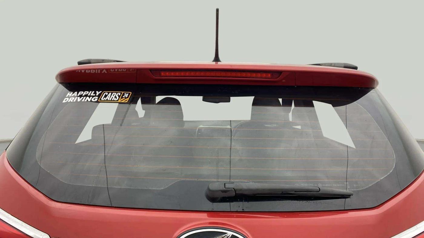 2021 Mahindra XUV300 W8 (O) 1.2 PETROL AMT, Petrol, Automatic, 65,691 km, Rear Windshield
