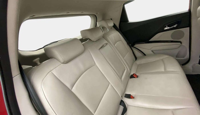 2021 Mahindra XUV300 W8 (O) 1.2 PETROL AMT, Petrol, Automatic, 65,595 km, Right Side Rear Door Cabin
