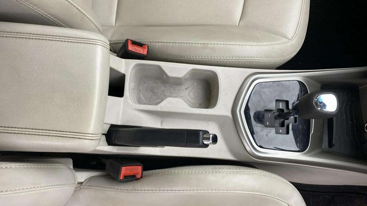2021 Mahindra XUV300 W8 (O) 1.2 PETROL AMT, Petrol, Automatic, 65,691 km, Gear Lever