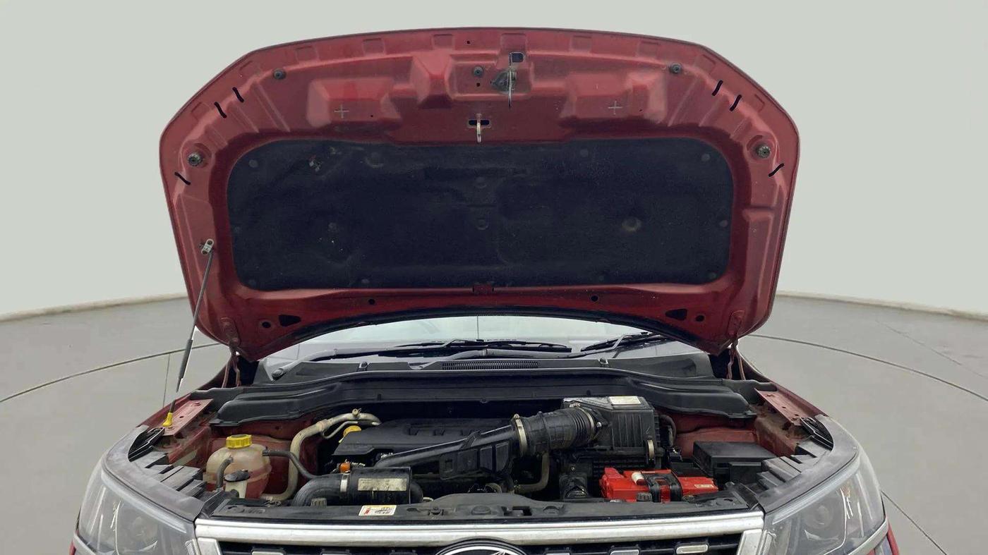 2021 Mahindra XUV300 W8 (O) 1.2 PETROL AMT, Petrol, Automatic, 65,691 km, Open Bonet