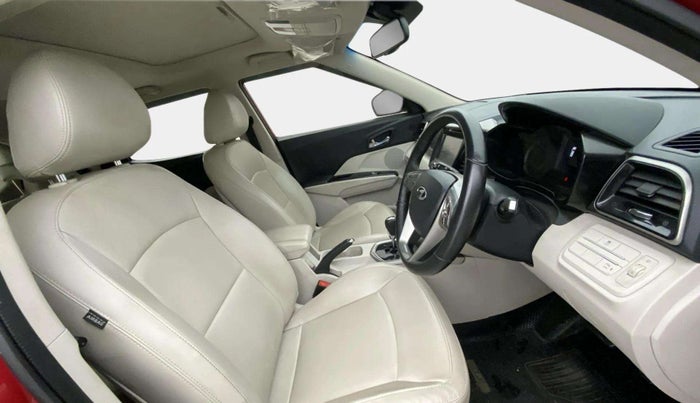 2021 Mahindra XUV300 W8 (O) 1.2 PETROL AMT, Petrol, Automatic, 65,595 km, Right Side Front Door Cabin