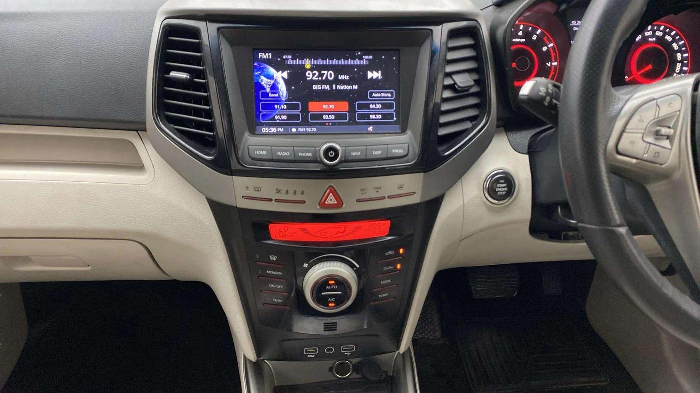2021 Mahindra XUV300 W8 (O) 1.2 PETROL AMT, Petrol, Automatic, 65,691 km, Air Conditioner