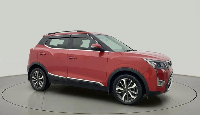 2021 Mahindra XUV300 W8 (O) 1.2 PETROL AMT, Petrol, Automatic, 65,595 km, Right Front Diagonal