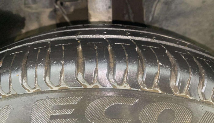 2020 Tata ALTROZ XE PETROL, Petrol, Manual, 30,775 km, Right Front Tyre Tread